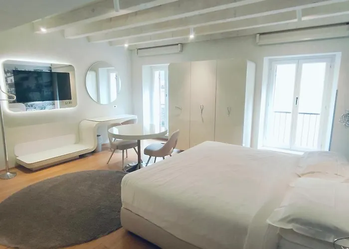 Lords Of Verona Luxury Apartments